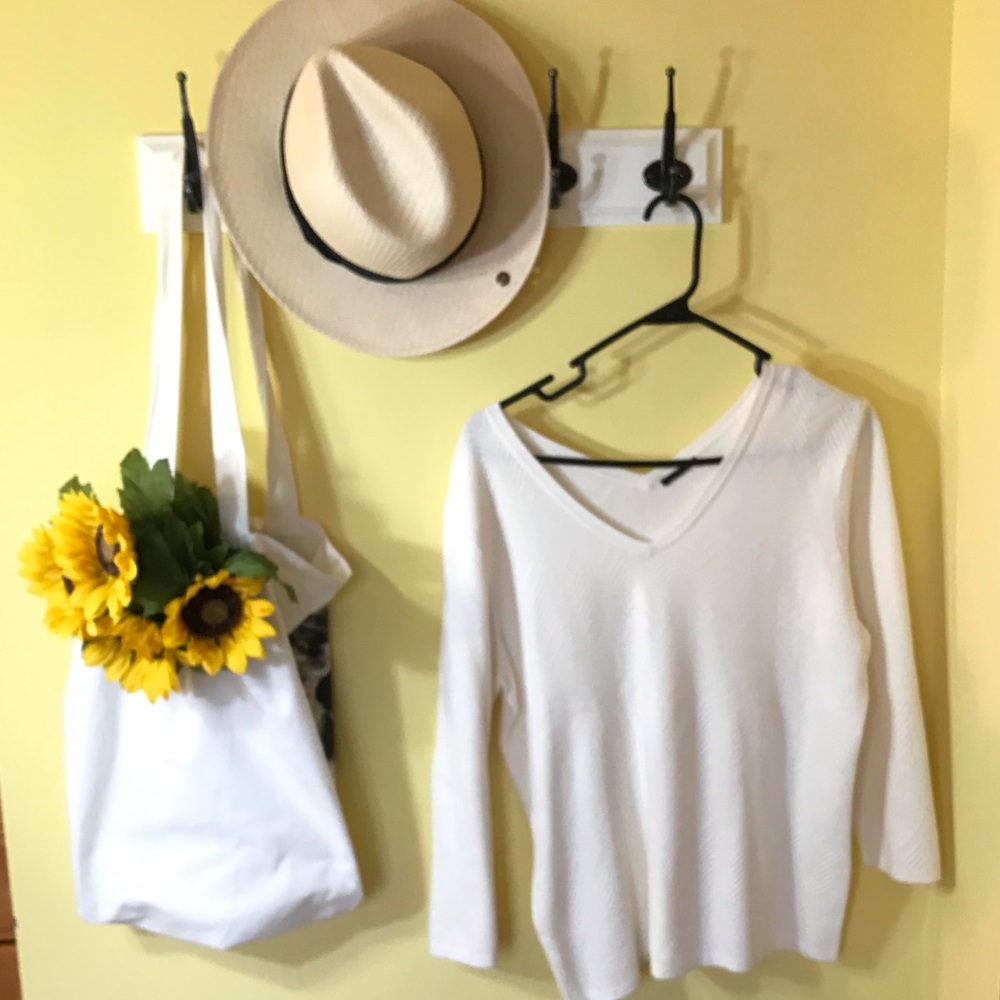Ann Taylor Three Quarter Sleeve V Neck Sweater
